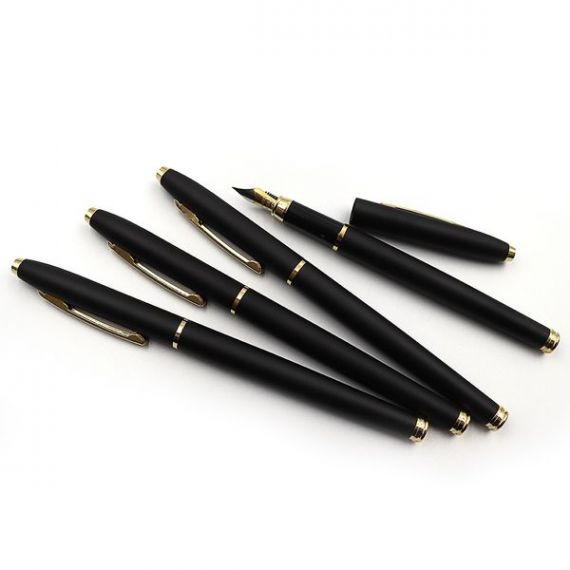 Ручка перьевая Luxor Sterling металическая черная/золото, в пластиковом футляре